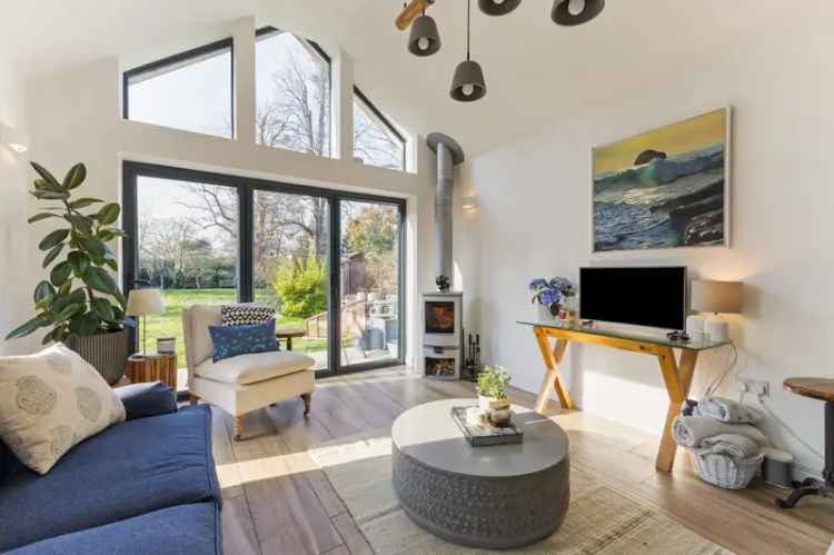 4 Bedroom Detached House for Sale in Bisham