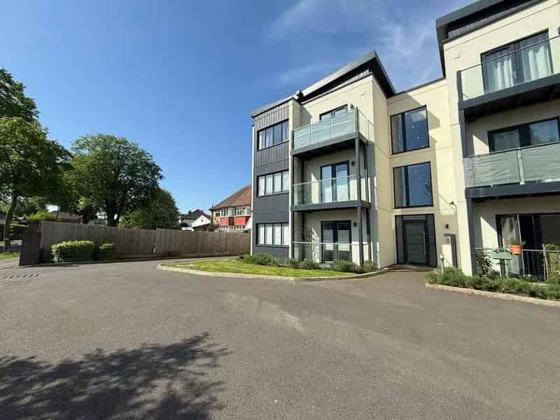 2 Bedroom Apartment for Sale