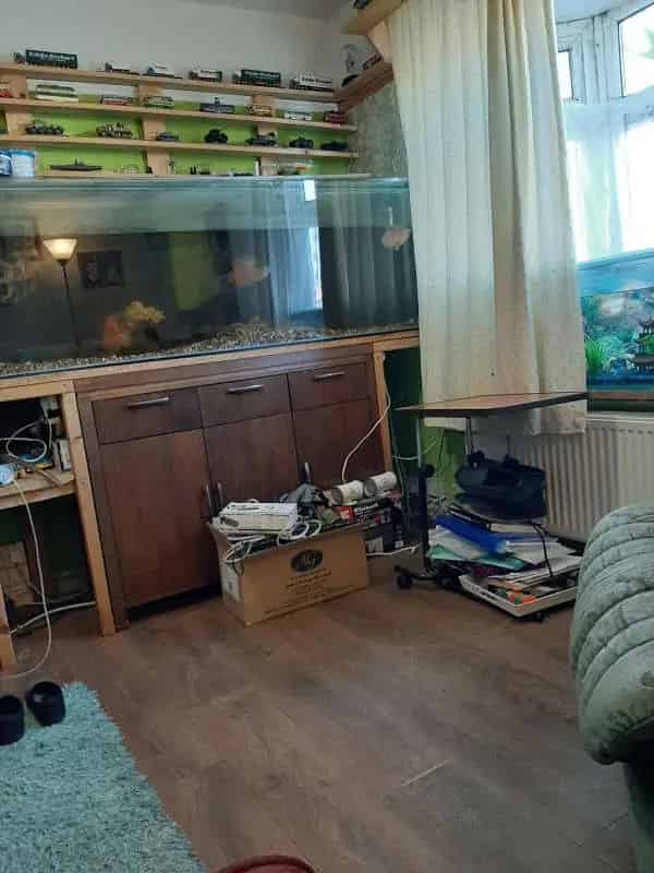 2 Bed Ground Floor Flat Near Shops and Schools