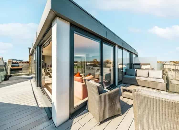 Luxury Penthouse Apartment in Tooting with Unrivaled Views