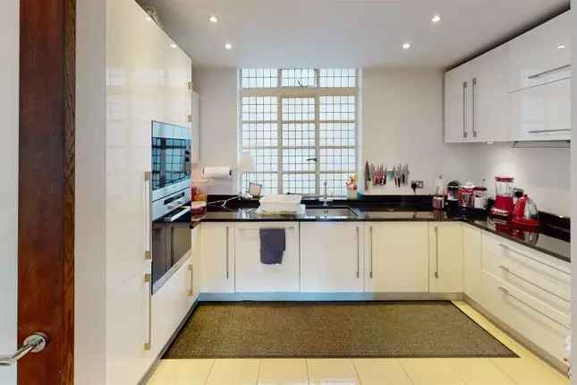 Flat for sale in Portman Square, London W1H