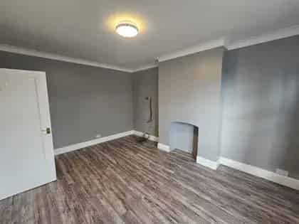 3 Bed Apartment Leeds LS7 2LR