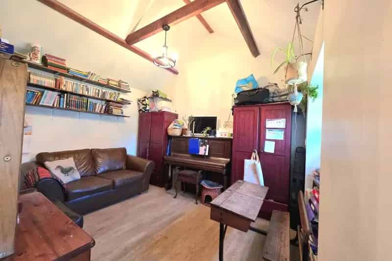 Rural Retreat: Converted Barn + Building Plot Near Bungay