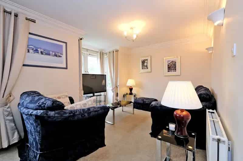 2 Bed Flat West End Aberdeen Gas CH Parking