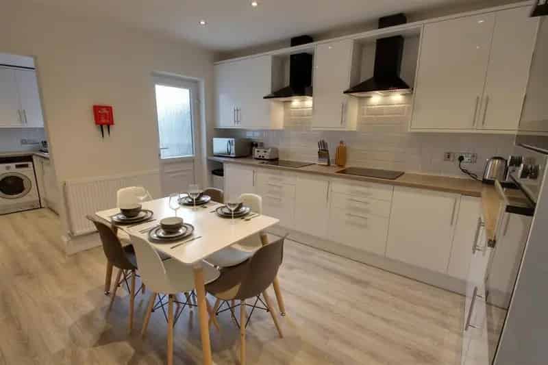 1 Bedroom En-Suite House Share near Rolls Royce and Bombardier