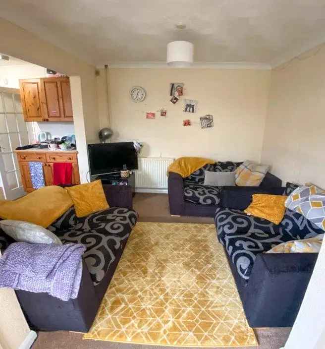 4 bedroom house share to rent