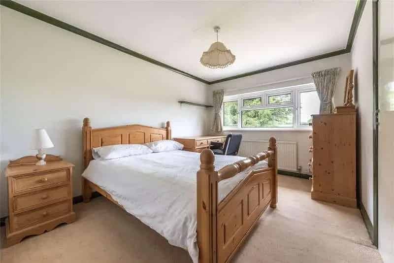6 Bed Detached House for Sale