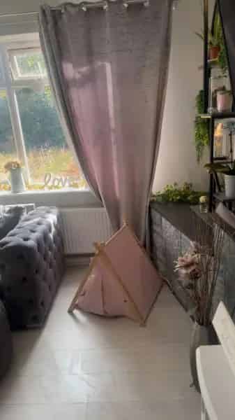 3 Bed End Terrace House Near Shops and Schools