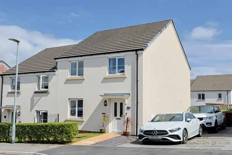 3 Bedroom Semi-Detached House for Sale - Help to Buy Available