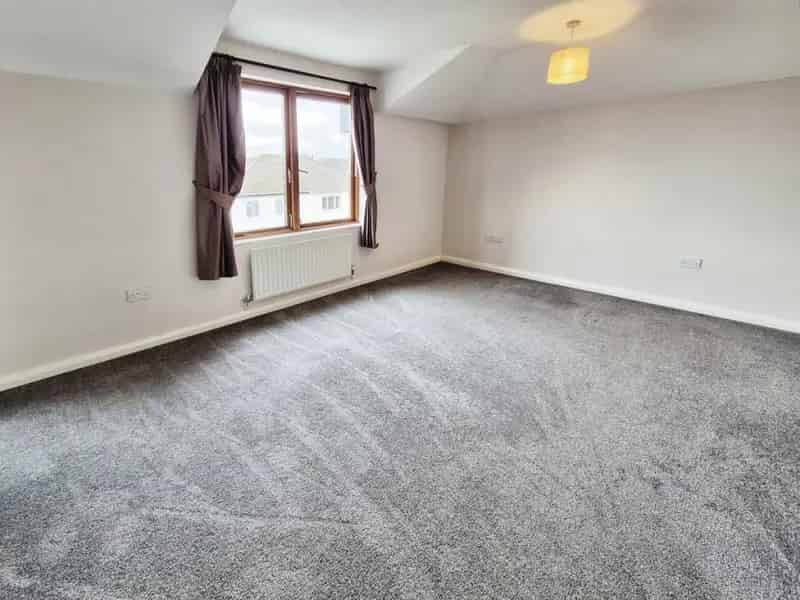 2 bedroom Flat
 For Sale