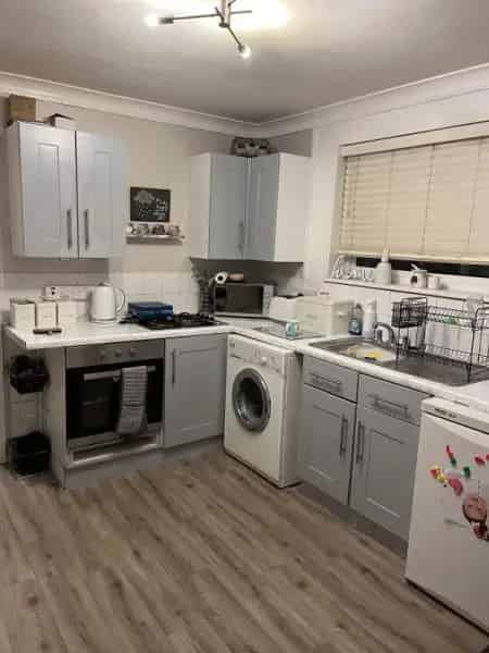 2 Bedroom Detached House Large Garden Downstairs Toilet