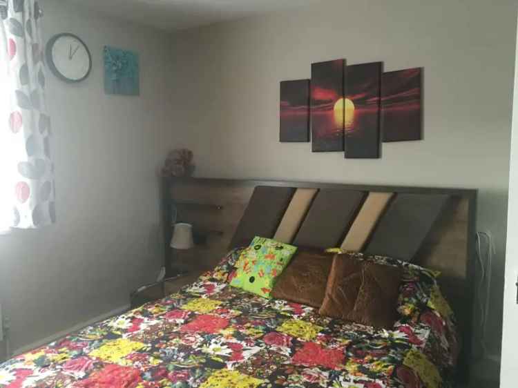 2 Double Bedroom House Near Tube Station and Eagle Pond