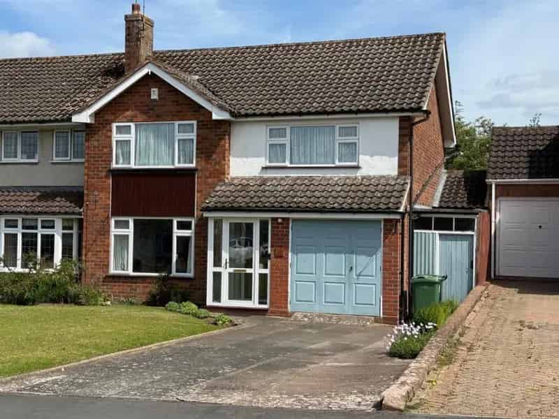 3 Bed Semi-Detached House For Sale