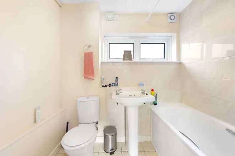 1 Bedroom Flat to Rent London E6 Royal Docks Modern Flat