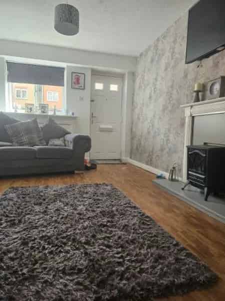 3 Bedroom Townhouse Needing Carpeting