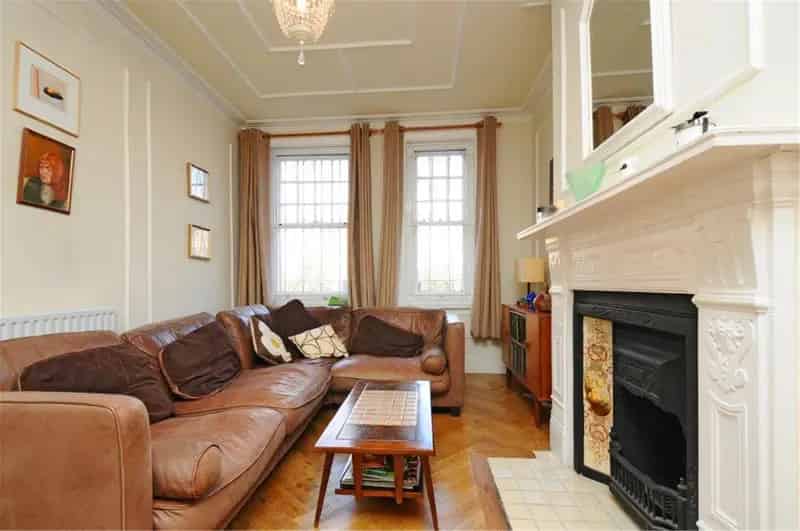 2 Bedroom Flat To Rent Near Tooting Bec Common