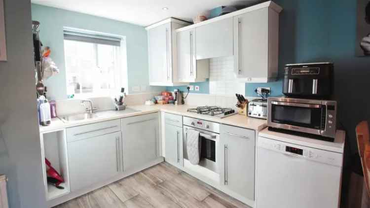 3 Bedroom Detached House For Rent