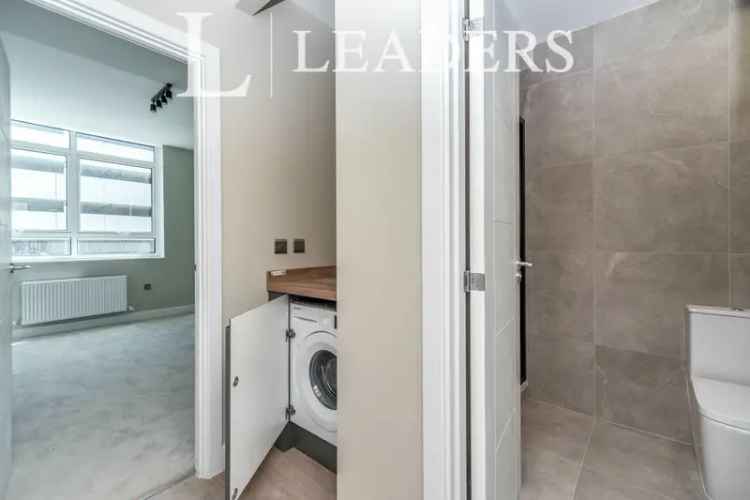 1 Bedroom Apartment Newly Fitted Kitchen and Bathroom