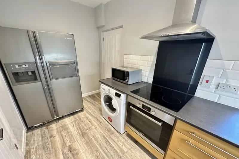 3 Bed Mid Terrace House Lisburn Road Belfast