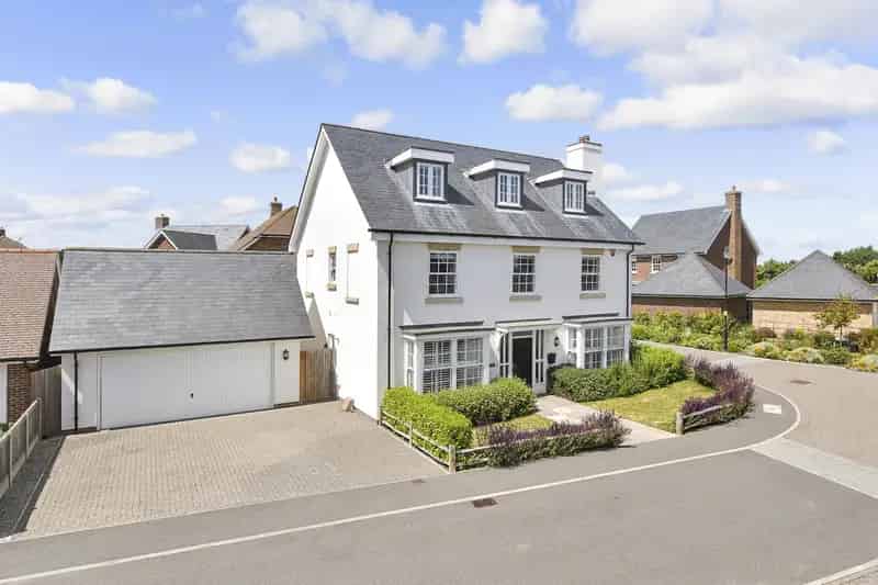 5 Bedroom Detached House for Sale in Worth