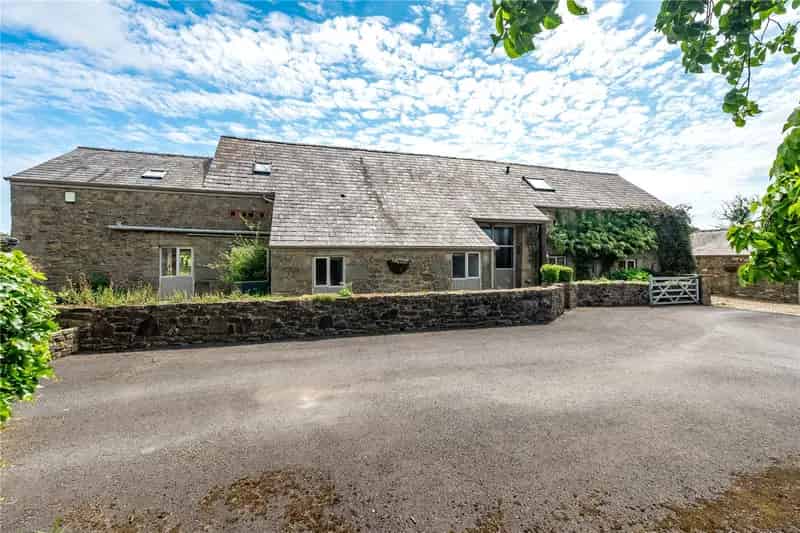 Stunning 5 Bedroom Stone Barn Conversion with Equestrian Potential