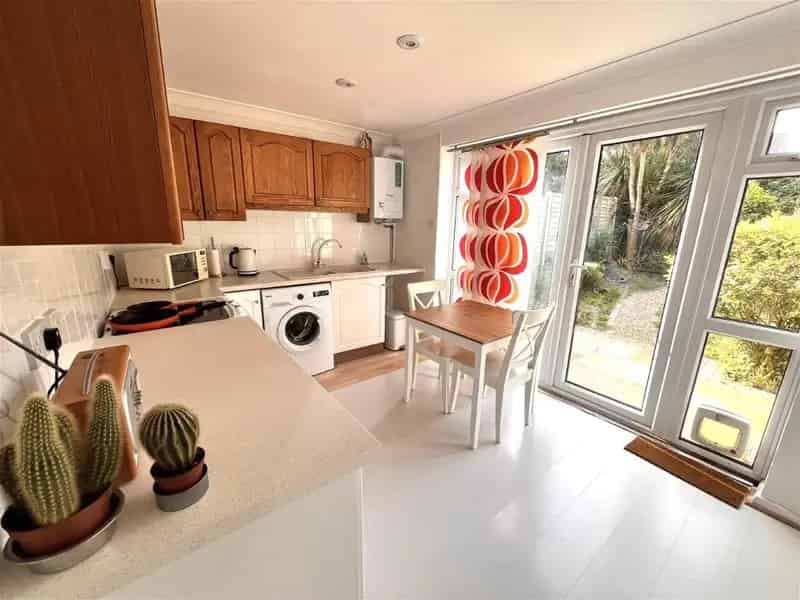 2 Bed Property for Sale Near Cul-de-sac