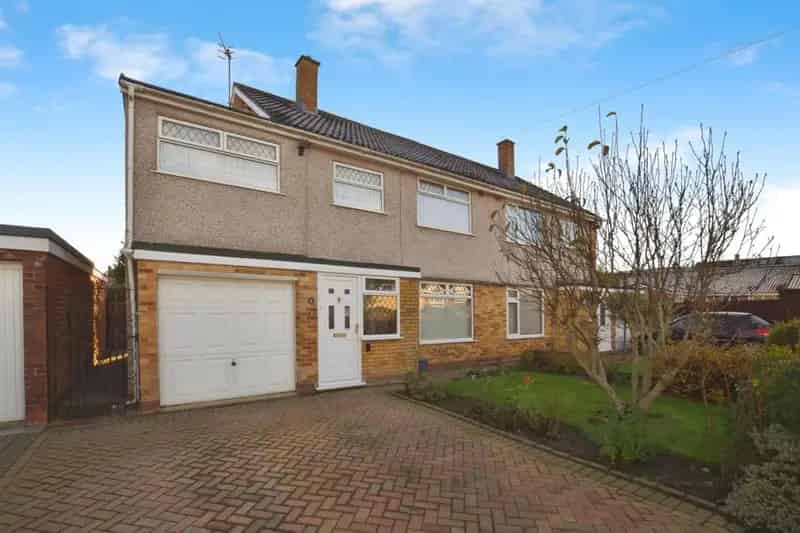 4 Bedroom Semi Detached House for Sale