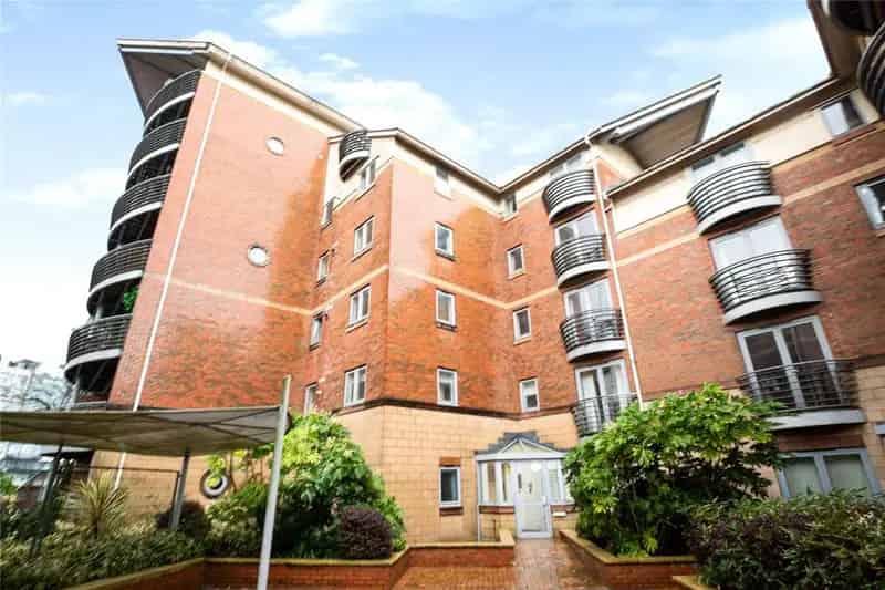 2 Bedroom Apartment for Sale Near River and Stadium