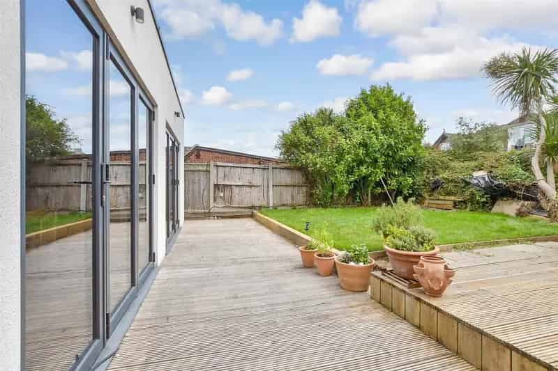 2 Bedroom Semi Detached House for Sale Whitstable