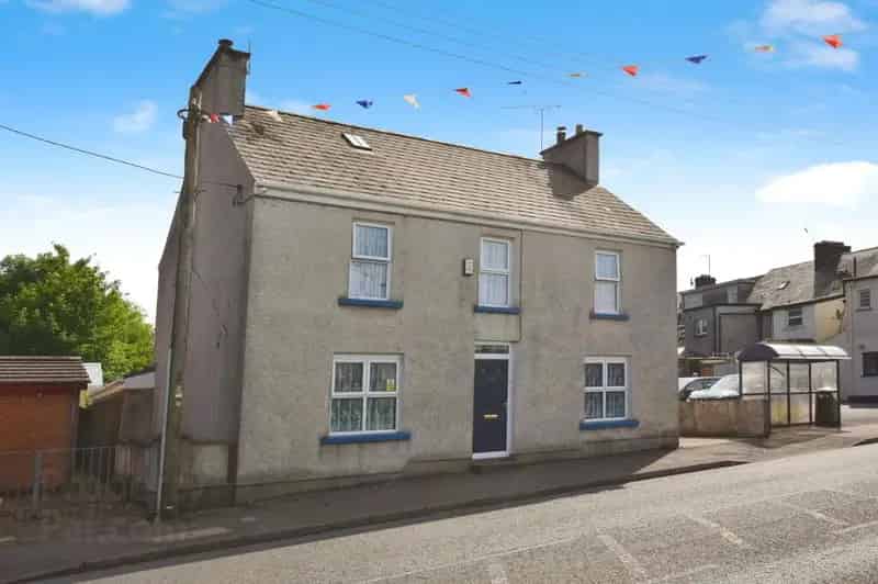 4 Bedroom Detached House with Renovation Potential and Planning Permission