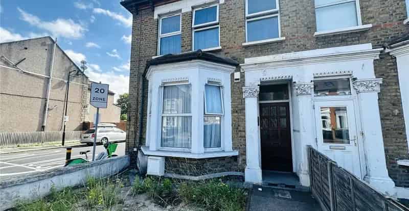 2 bedroom property for sale