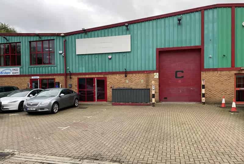 Modern Warehouse Unit To Let - Excellent M20 Access