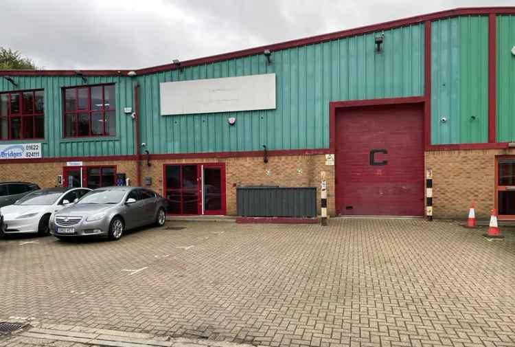 Modern Warehouse Unit To Let - 6 Parking Spaces & Mezzanine