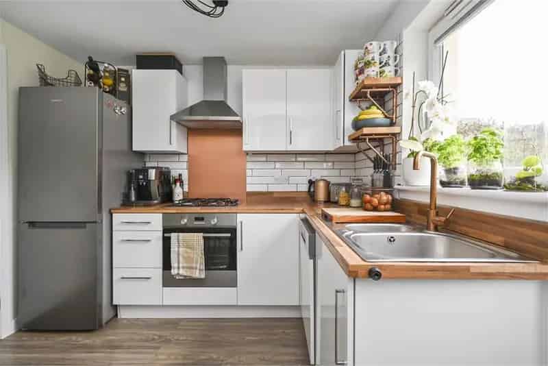 2 Bed Terraced House Near Train Station