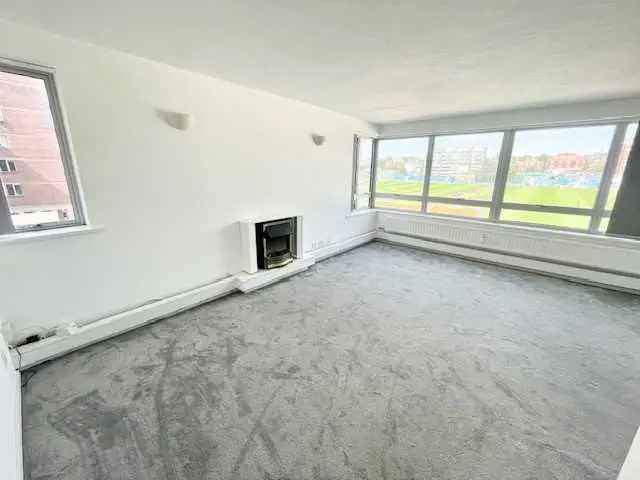 3 Bedroom Apartment to Rent in Brighton