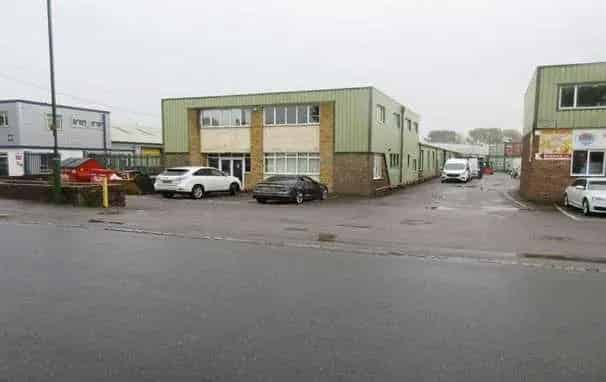 First Floor Offices and Factory Space in Victoria Industrial Estate