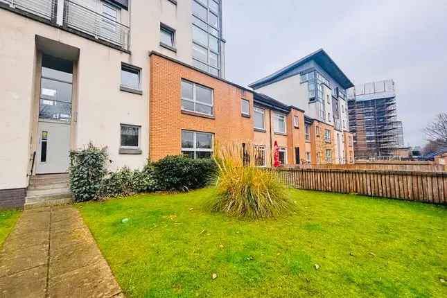 Flat to rent in Waterside Place, Oatlands, Glasgow G5