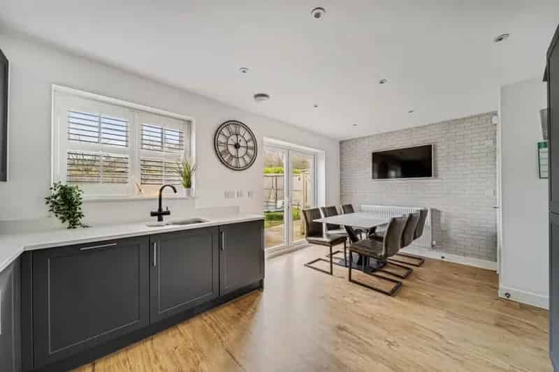 3 Bedroom Detached House For Sale in Bromley Cross