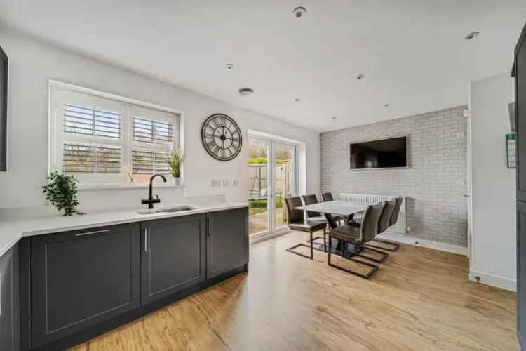 3 Bedroom Detached House For Sale in Bromley Cross
