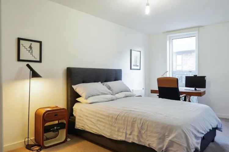 Two Bedroom Luxurious Apartment Stepney E1