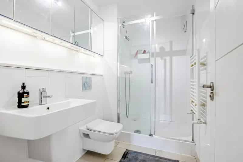 Chelsea 1 Bedroom Flat Bright Well Proportioned