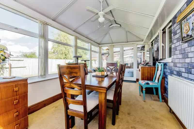 Spacious Four Bedroom Detached Bungalow Near Boston and Skegness