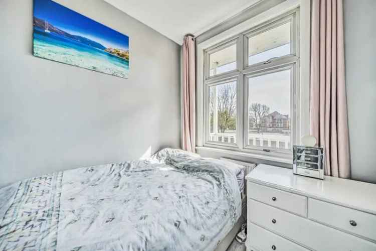 Acton 2-Double Bedroom Flat  Near Transport Links