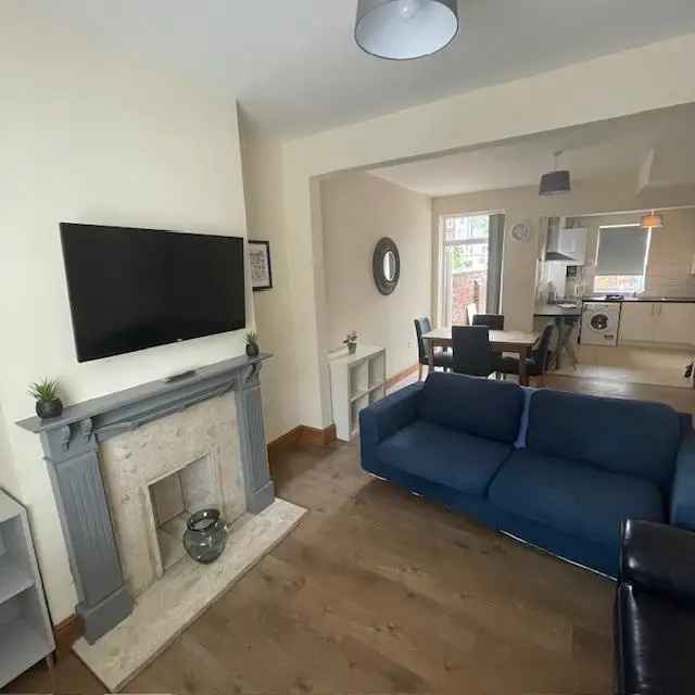 5 bedroom terraced house to rent