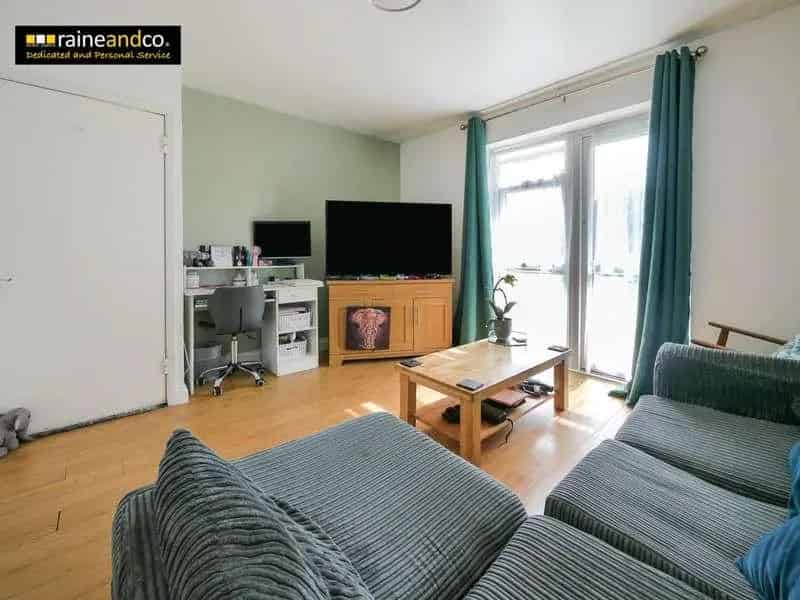 2 Bed Flat for Sale Chain Free Ground Floor Leasehold