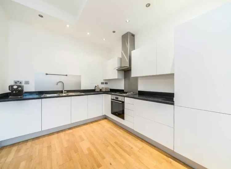 3 Double Bedroom Maisonette Old Courthouse Conversion Near Whitechapel