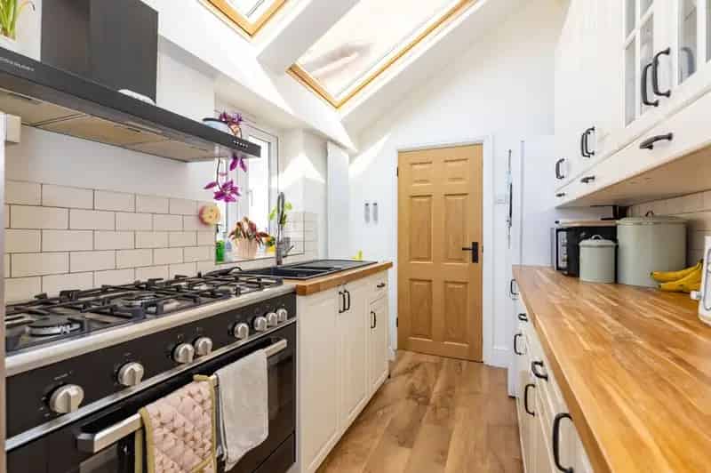 2 Bedroom Mid Terrace House Kenilworth Warwickshire