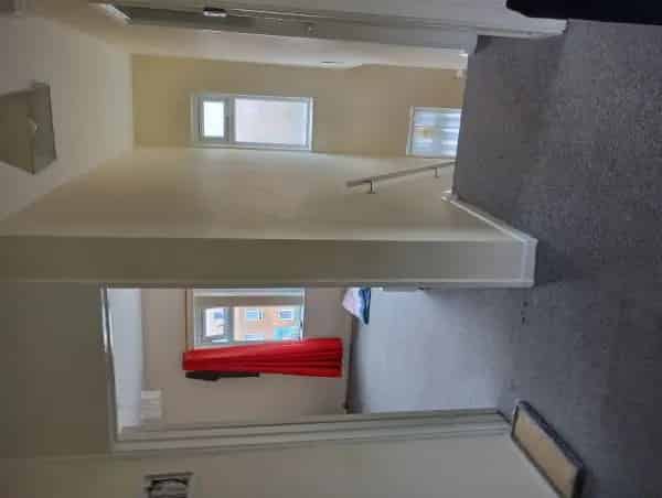 1 Bedroom Flat Large Front Room and Kitchen