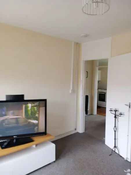 Flat For Rent in Malvern Hills, England