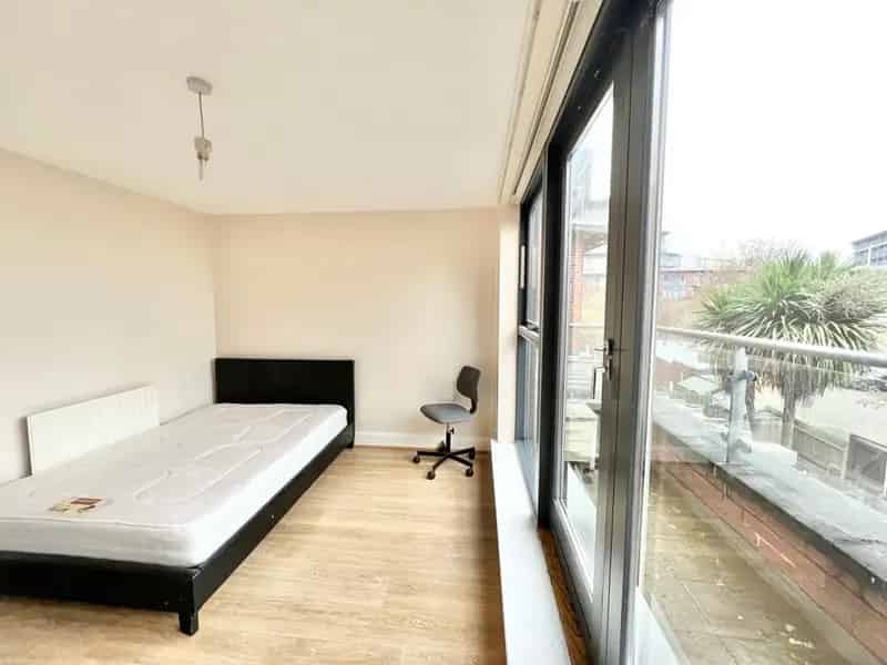 4 Bedroom Flat Share to Rent